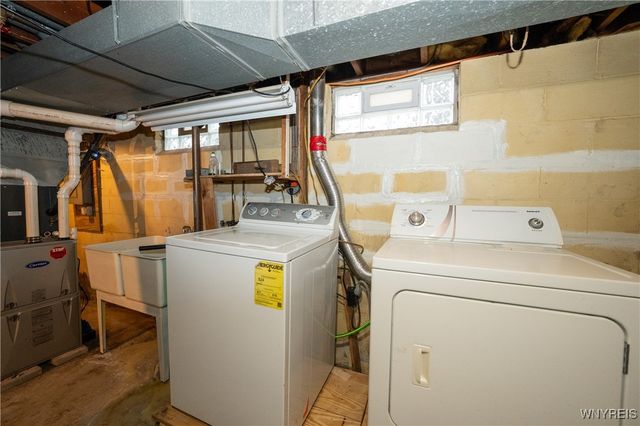 75 Fairoaks Lane, Cheektowaga, NY 14227