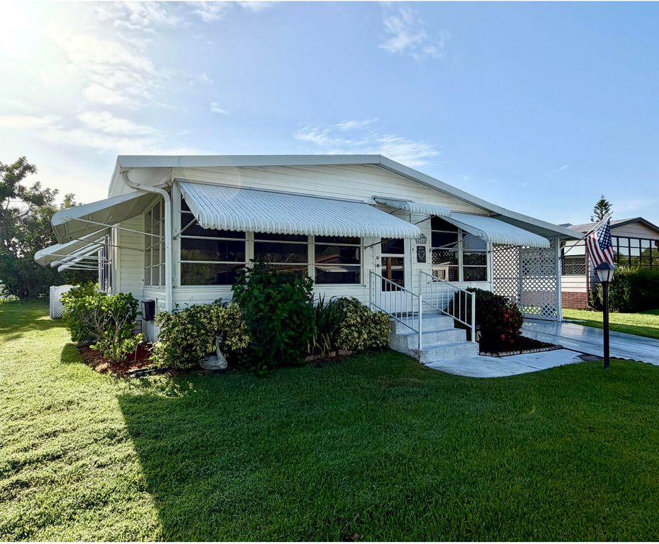 8204 W BITTERBUSH Lane, Port St. Lucie, Port St Lucie, FL 34952