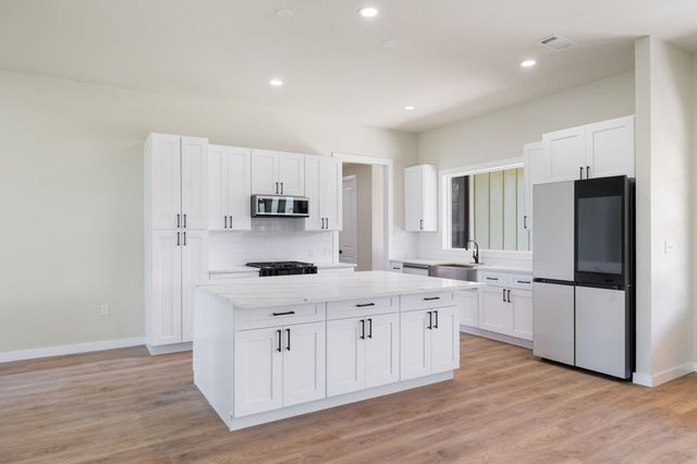 3061 Stonebriar Drive, Waxahachie, TX 75165