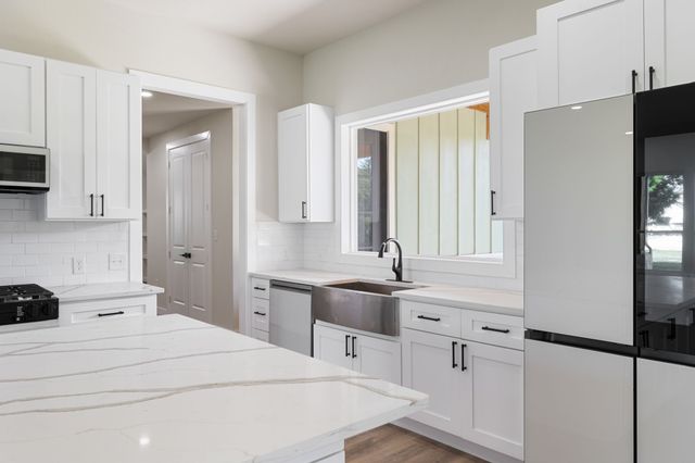 3061 Stonebriar Drive, Waxahachie, TX 75165