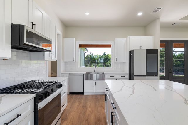 3061 Stonebriar Drive, Waxahachie, TX 75165