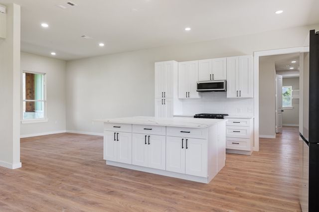 3061 Stonebriar Drive, Waxahachie, TX 75165