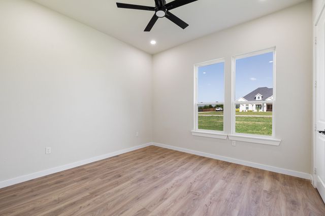 3061 Stonebriar Drive, Waxahachie, TX 75165
