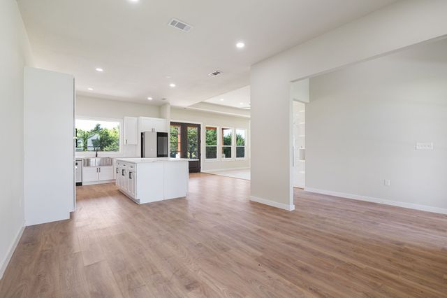 3061 Stonebriar Drive, Waxahachie, TX 75165