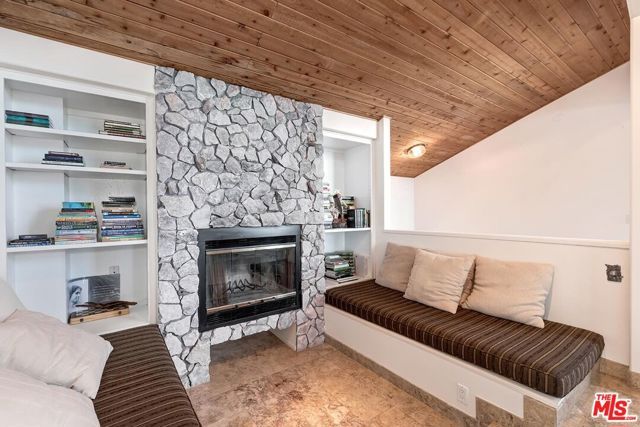 10827 Pacific View Drive, Malibu, CA 90265