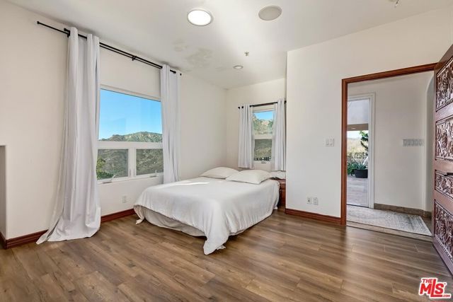 10827 Pacific View Drive, Malibu, CA 90265