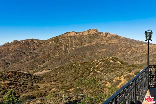 10827 Pacific View Drive, Malibu, CA 90265