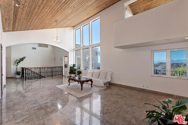 10827 Pacific View Drive, Malibu, CA 90265