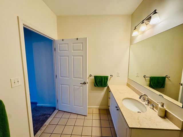 1 Cityview Lane 102, Quincy, MA 02169