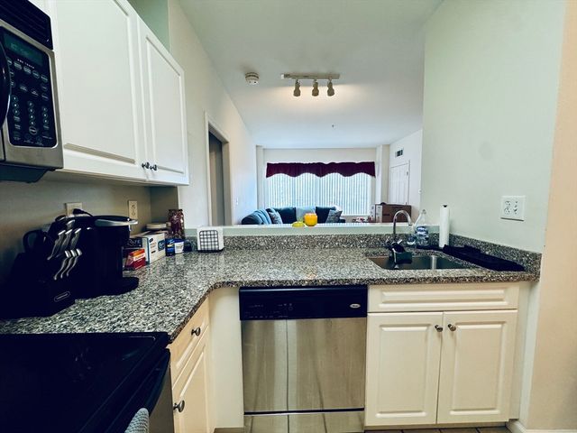 1 Cityview Lane 102, Quincy, MA 02169