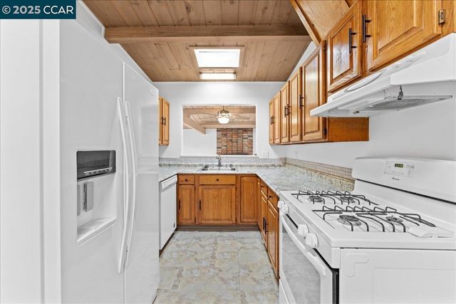 1655 Marlesta Rd, Pinole, CA 94564