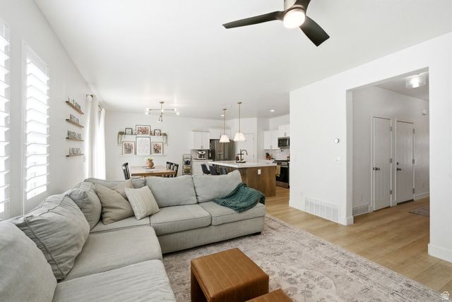 109 E JUBILEE DR, Saratoga Springs, UT 84045