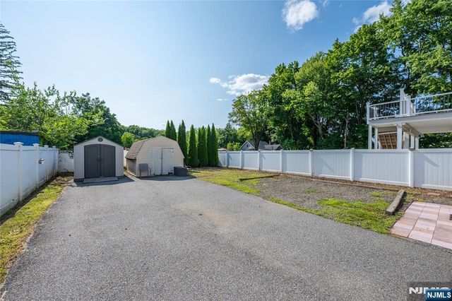 1165 Ringwood Avenue, Ridgewood, NJ 07450