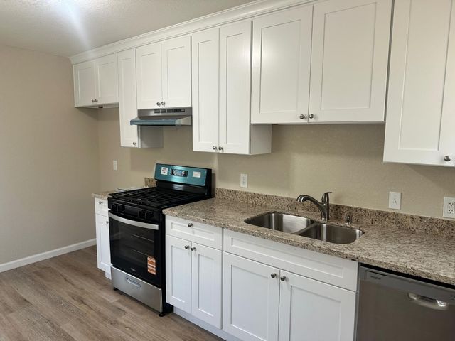 643 N Pilgrim St, Stockton, CA 95205