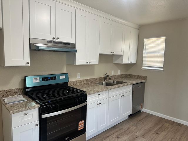 643 N Pilgrim St, Stockton, CA 95205
