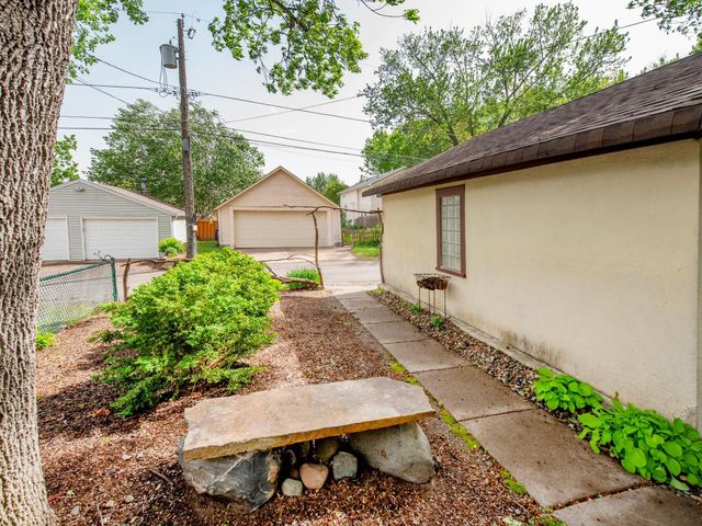 1286 Fairmount Avenue, Saint Paul, MN 55105