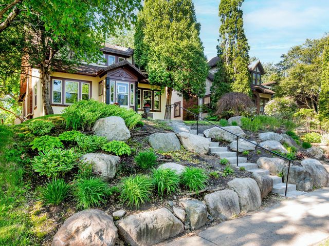 1286 Fairmount Avenue, Saint Paul, MN 55105