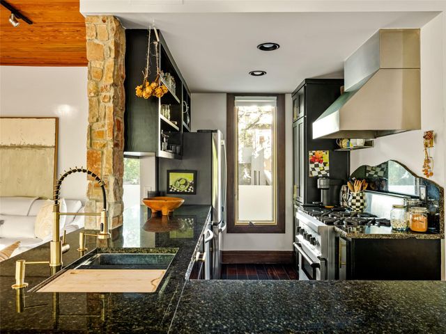 1111 W 12th ST 107, Austin, TX 78703