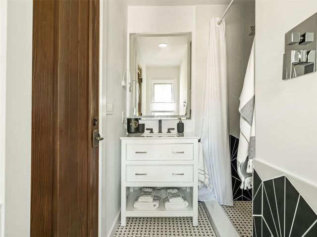 1111 W 12th ST 107, Austin, TX 78703