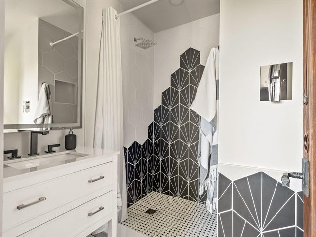 1111 W 12th ST 107, Austin, TX 78703
