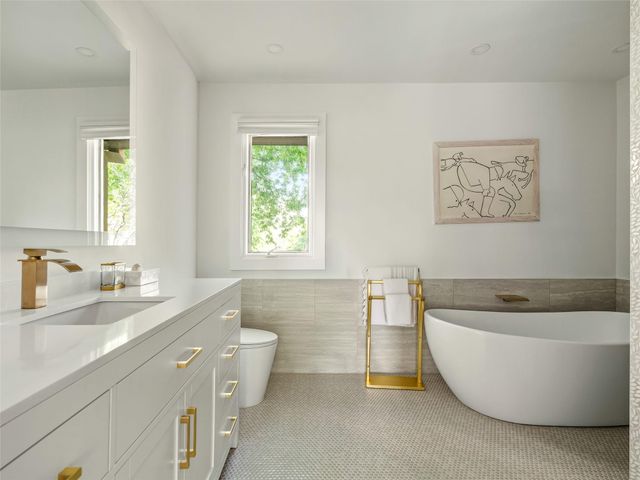 1111 W 12th ST 107, Austin, TX 78703