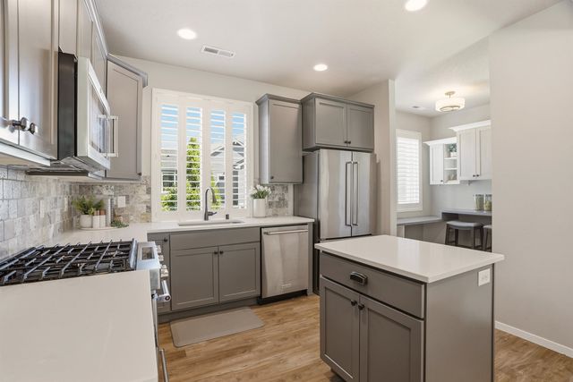 2304 W Summit Pkwy, Spokane, WA 99201