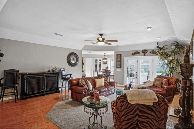 4120 Holbrook Drive, Paris, TX 75462