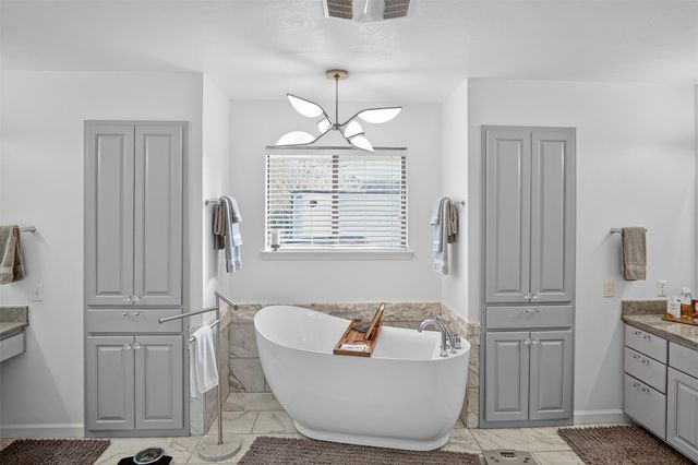 4120 Holbrook Drive, Paris, TX 75462