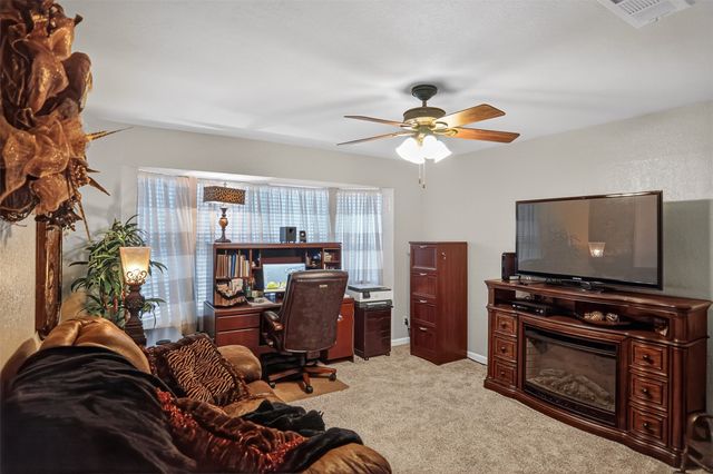 4120 Holbrook Drive, Paris, TX 75462