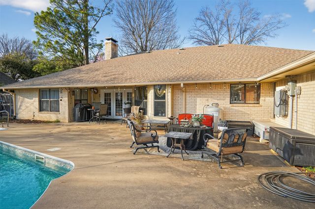 4120 Holbrook Drive, Paris, TX 75462