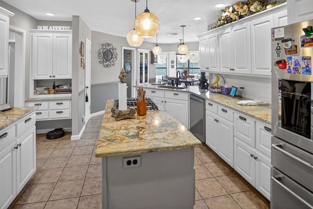 4120 Holbrook Drive, Paris, TX 75462