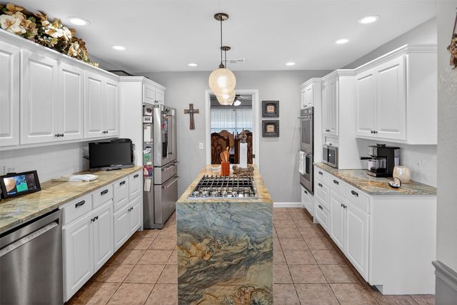 4120 Holbrook Drive, Paris, TX 75462