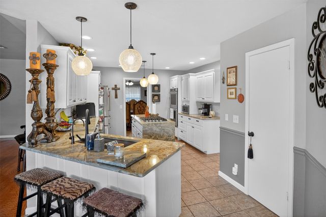 4120 Holbrook Drive, Paris, TX 75462