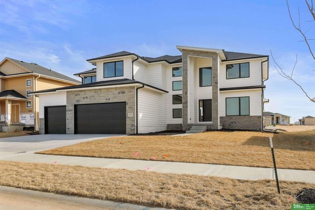 5712 N 195th Street, Elkhorn, NE 68022