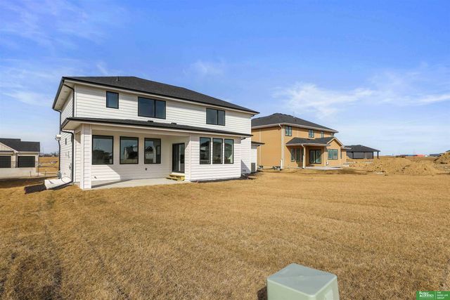 5712 N 195th Street, Elkhorn, NE 68022