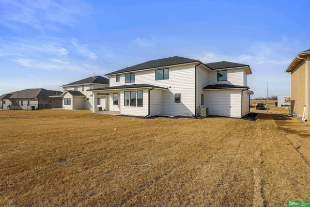 5712 N 195th Street, Elkhorn, NE 68022