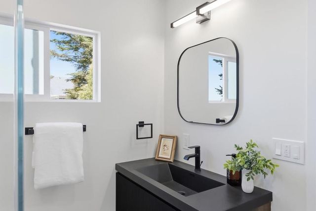 483 Heathcliff Drive, Pacifica, CA 94044