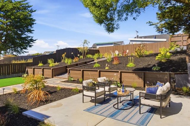 483 Heathcliff Drive, Pacifica, CA 94044