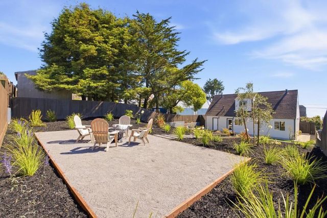 483 Heathcliff Drive, Pacifica, CA 94044