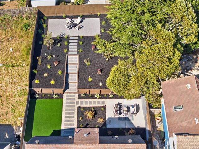 483 Heathcliff Drive, Pacifica, CA 94044