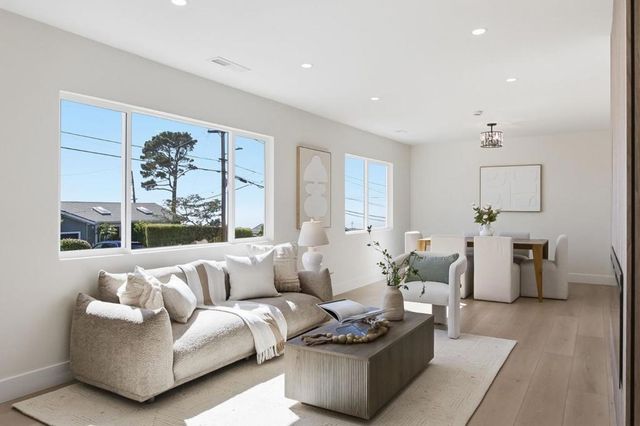 483 Heathcliff Drive, Pacifica, CA 94044