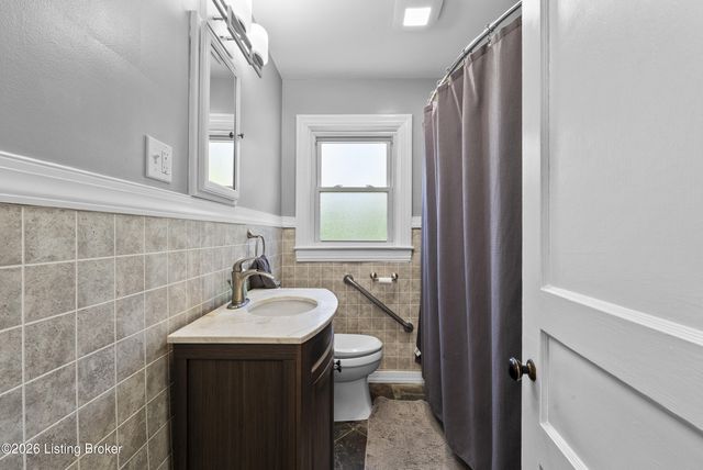 408 Marquette Dr, Louisville, KY 40222