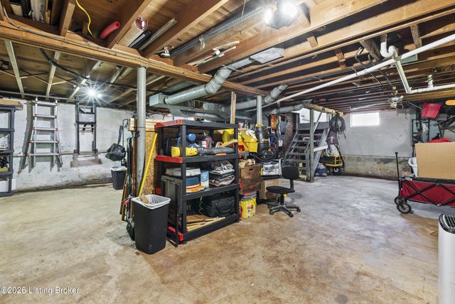 408 Marquette Dr, Louisville, KY 40222