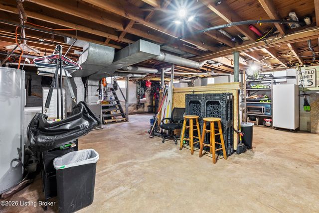 408 Marquette Dr, Louisville, KY 40222