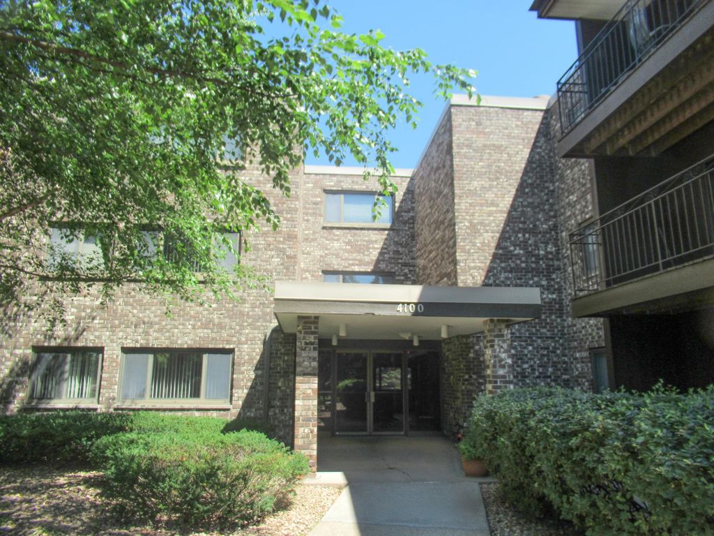 4100 Parklawn Avenue 218, Edina, MN 55435