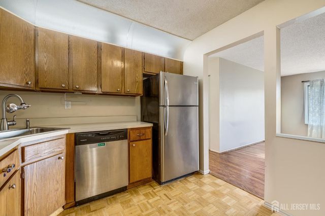 407 Lancaster Court, Piscataway, NJ 08854