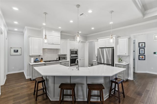 3333 Stoneleigh Road, Bryan, TX 77808