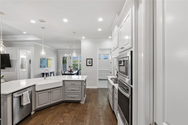 3333 Stoneleigh Road, Bryan, TX 77808