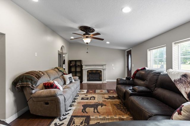 16123 Fruitwood Road, Gravette, AR 72736