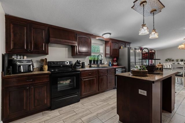 16123 Fruitwood Road, Gravette, AR 72736